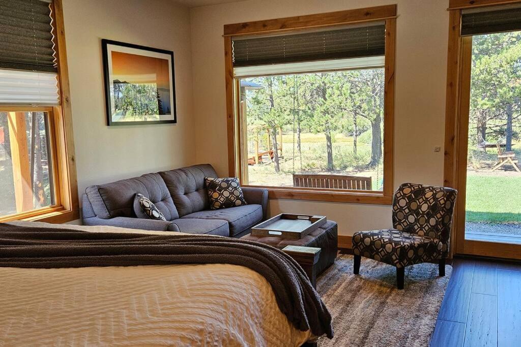 Beautiful Riverfront Near Mt Bachelor With Hot Tub Bend Luaran gambar