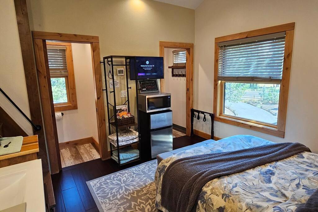 Beautiful Riverfront Near Mt Bachelor With Hot Tub Bend Luaran gambar