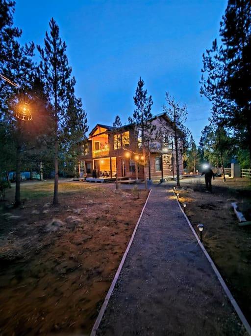 Beautiful Riverfront Near Mt Bachelor With Hot Tub Bend Luaran gambar