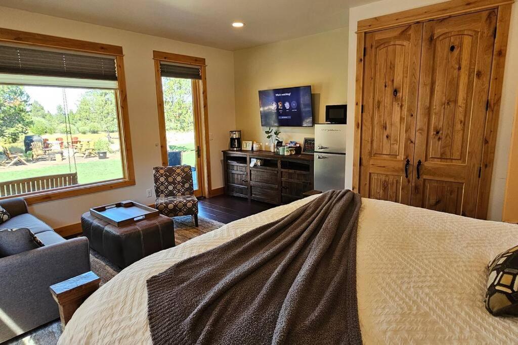 Beautiful Riverfront Near Mt Bachelor With Hot Tub Bend Luaran gambar