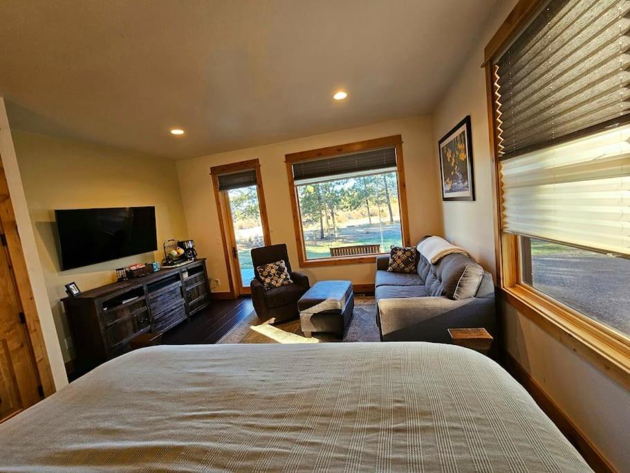Beautiful Riverfront Near Mt Bachelor With Hot Tub Bend Luaran gambar