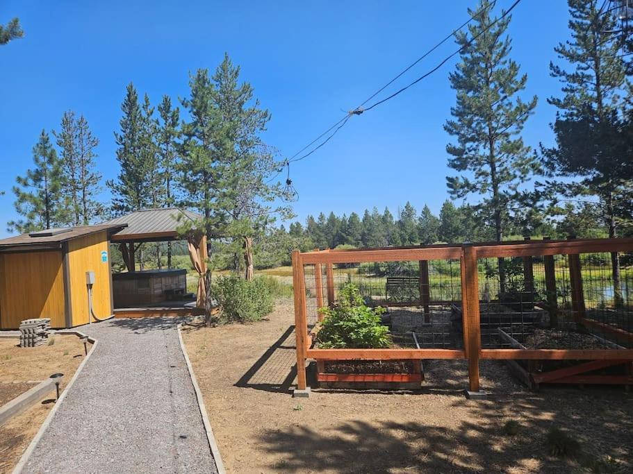 Beautiful Riverfront Near Mt Bachelor With Hot Tub Bend Luaran gambar